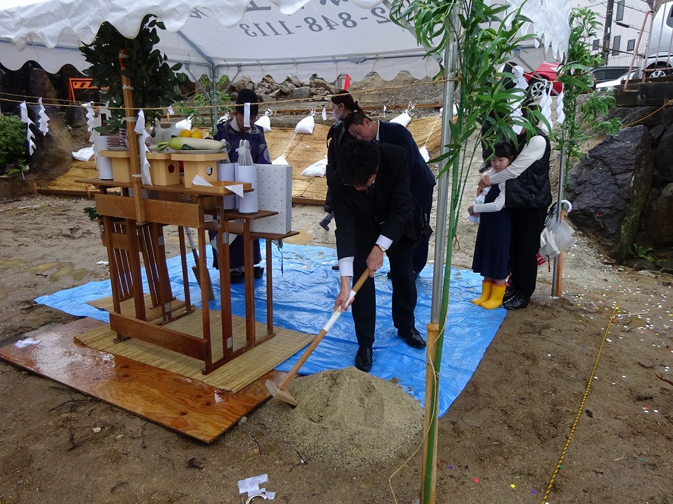 地鎮祭　雨男