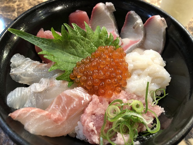 海鮮丼