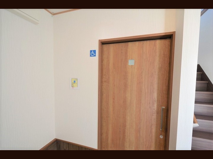 １階 バリアフリー 多目的トイレの入口