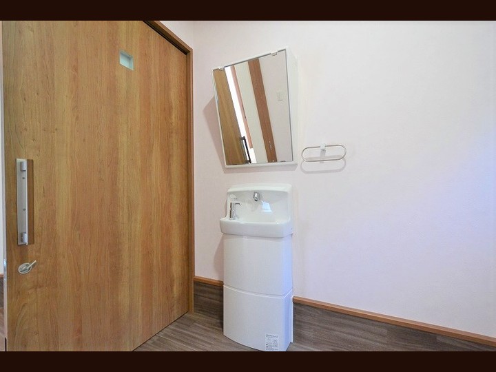 １階 バリアフリー 多目的トイレの手洗い