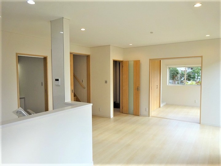 広々LDK17帖から続く洋間4.5帖