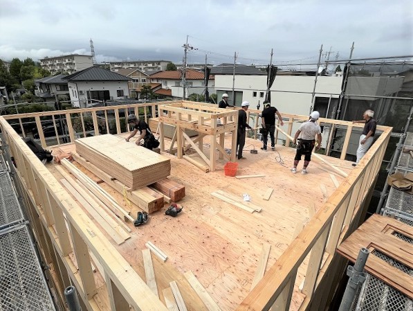 レジアス男山松里 織田様邸棟上げ工事