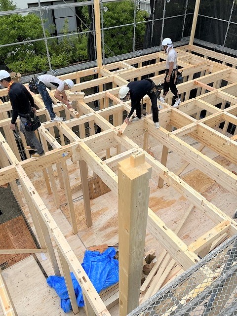 レジアス男山松里 織田様邸棟上げ工事