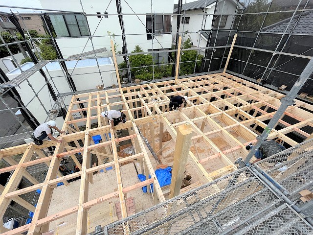 レジアス男山松里 織田様邸棟上げ工事