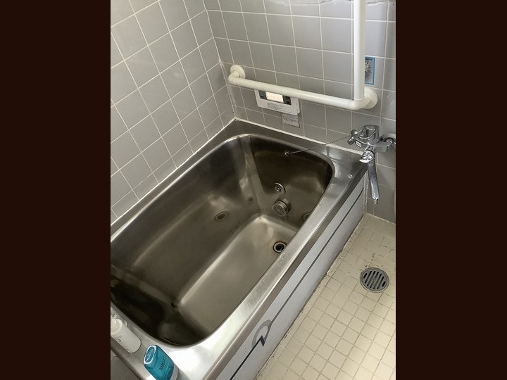 ｂｅｆｏｒｅ　ステンレス浴槽のタイル貼りのお風呂　　