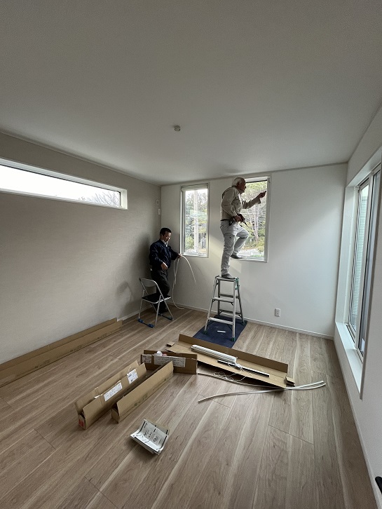 廣田様邸ロールスクリーン取付11