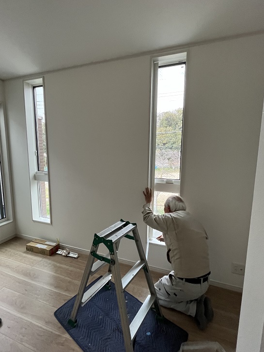 廣田様邸ロールスクリーン取付6