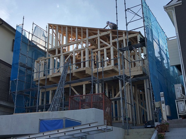 奈村工務店　棟上げ