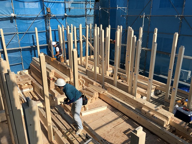 奈村工務店　棟上げ