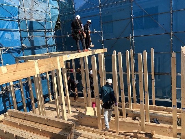 奈村工務店　棟上げ