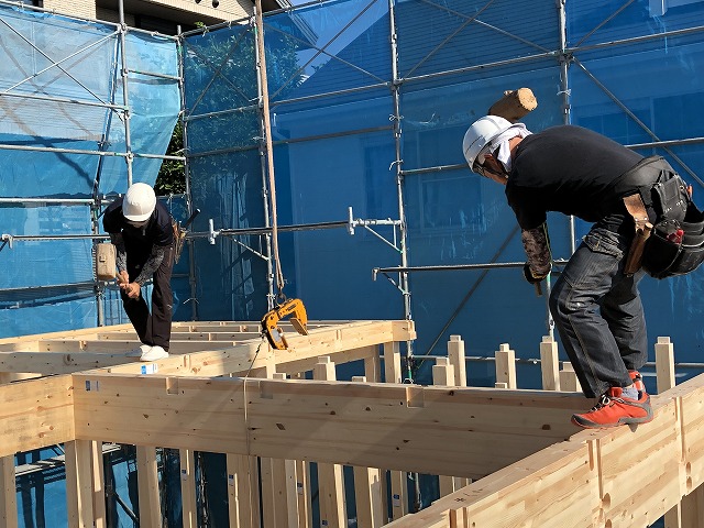 奈村工務店　棟上げ