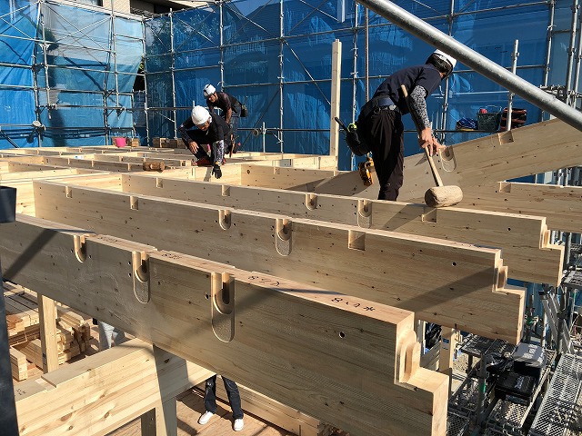 奈村工務店　棟上げ