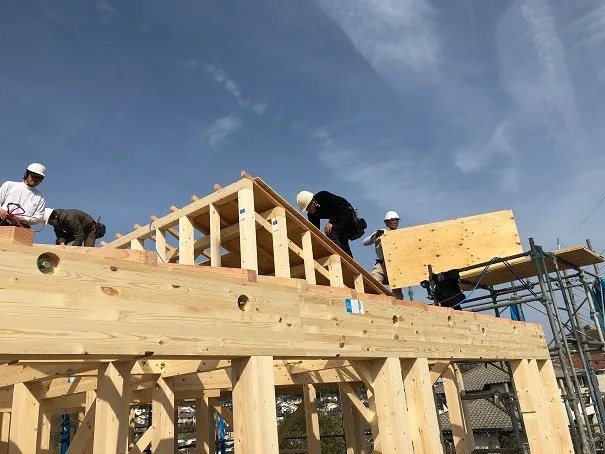 奈村工務店　棟上げ