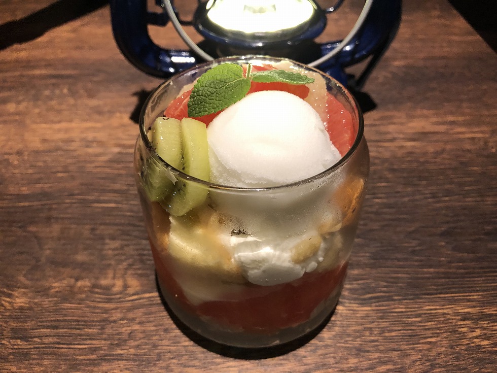 パフェ専門店ＬＡＭＰ